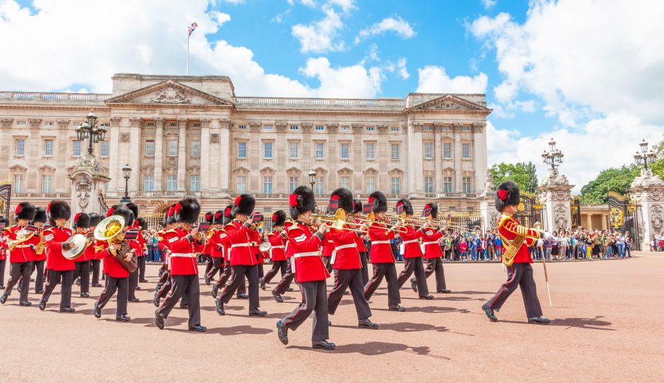 London: Buckingham Palace State Rooms W/ Bus and Boat Tour - Language Options for Audio Guides