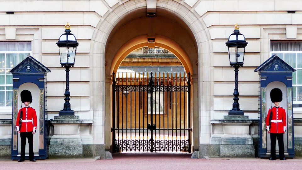 London: Private Royal Tour With Changing of the Guard - Inclusions and Exclusions