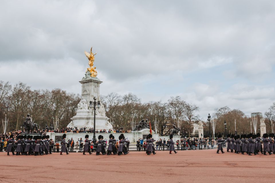 London: Royal History Walk Self Guided Tour - Audio Tour Accessibility