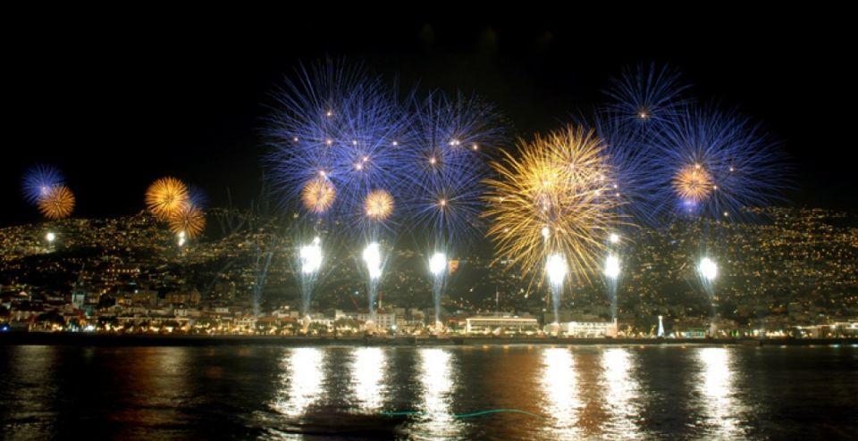 Madeira: New Years Eve Fireworks Catamaran Cruise - Madeiras Renowned Fireworks