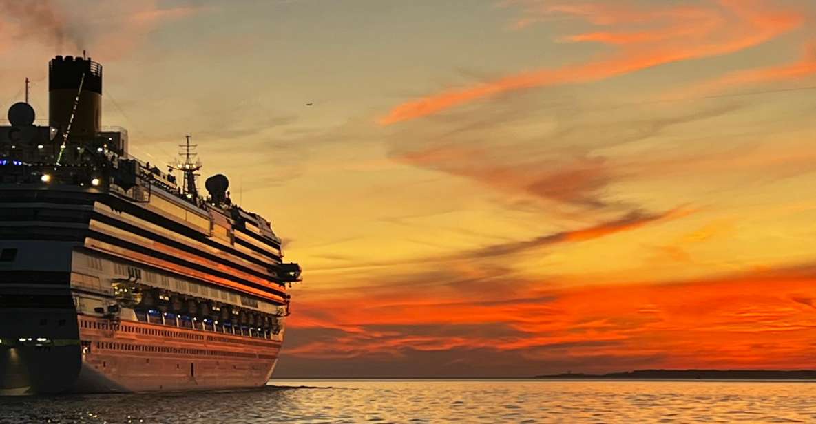 Magic Sunset in Lisbon - Hands-on Boat Activities