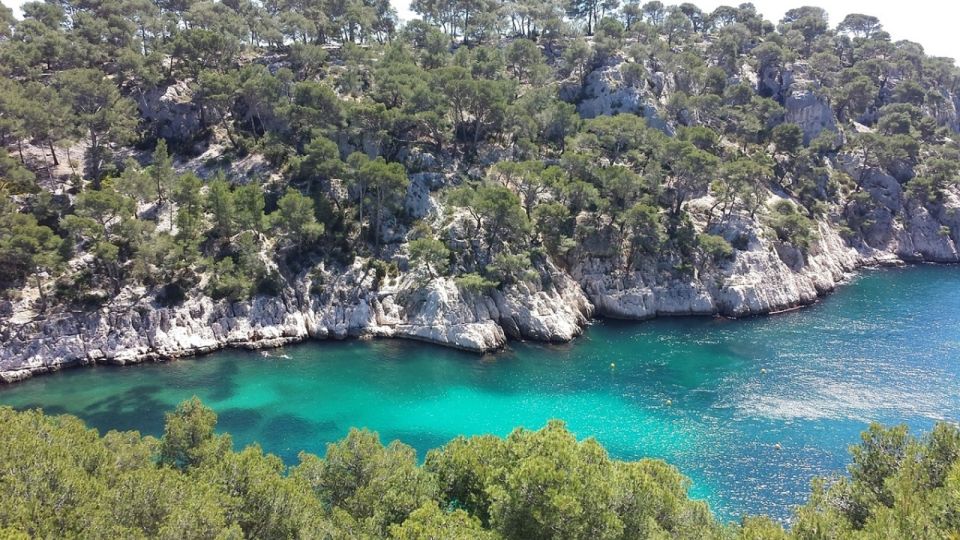 Marseille: Day Boat Ride in the Calanques With Wine Tasting - Discover the Calanques National Park