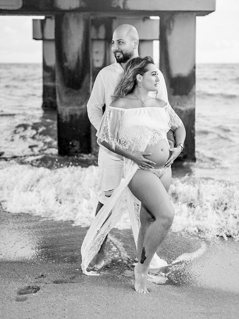 Miami Beach: Maternity Photoshoot - Timeless Memories Captured Professionally