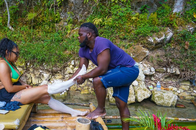 Montego Bay: Bamboo Rafting With Limestone Massage & Shopping - Bamboo Rafting Experience