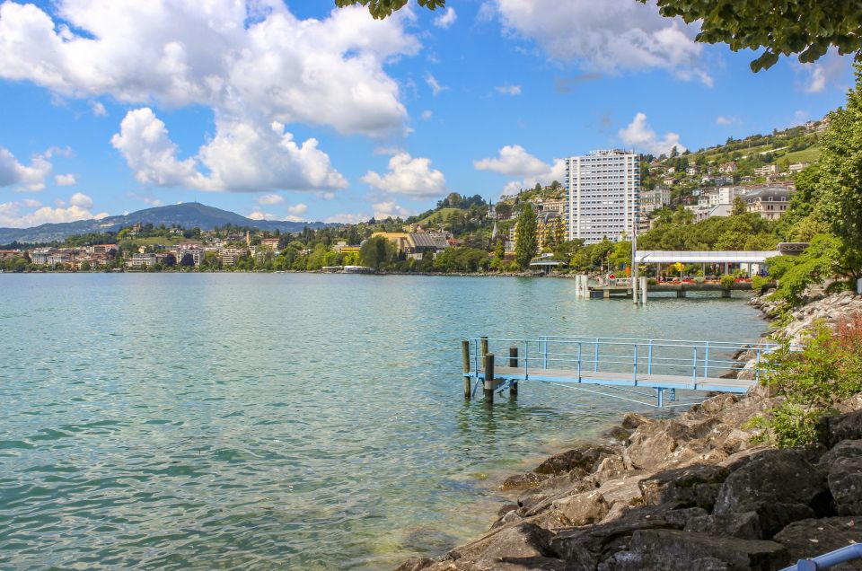 Montreux: Express Walk With a Local in 60 Minutes - Meeting Point and Requirements