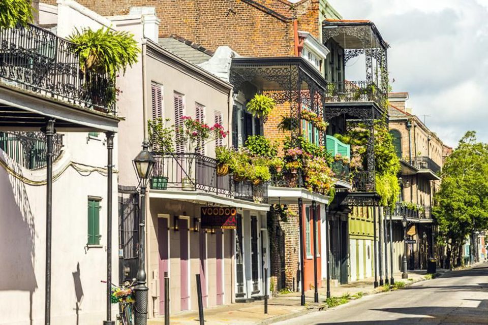 New Orleans: Five-in-One City Walking Tour - Encountering Ghostly Encounters