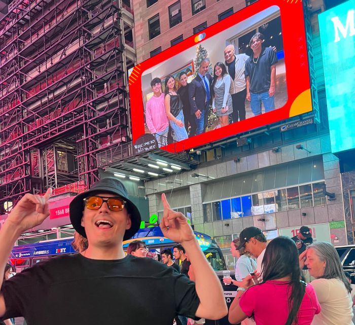 NYC: See Yourself on a Times Square Billboard for 24 Hours - Accessibility and Viewing