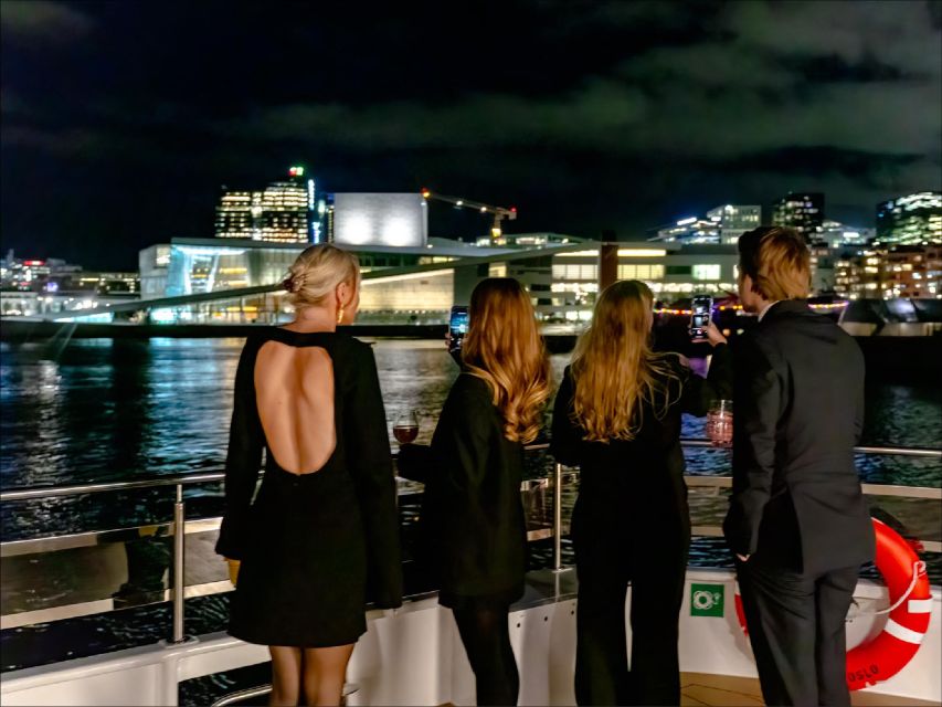 Oslo: 3-course Dinner Cruise in the Oslofjord - Boat and Panoramic Views