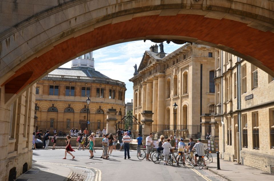 Oxford: City Bike Tour With Student Guide - Inclusions