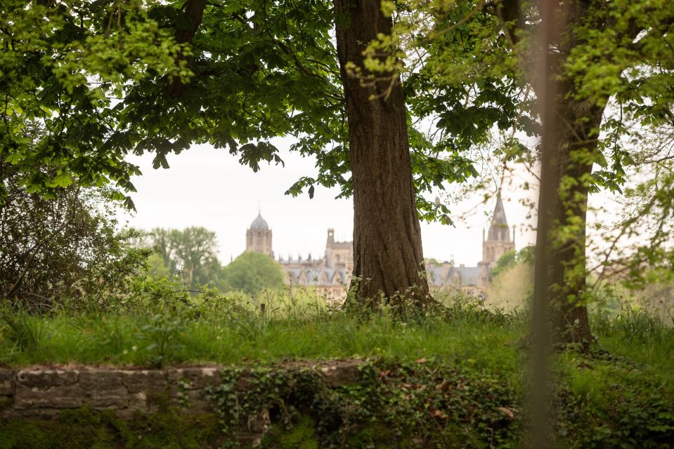 Oxford: Evening Sightseeing River Cruise With a Cocktail - Inclusions of the Experience