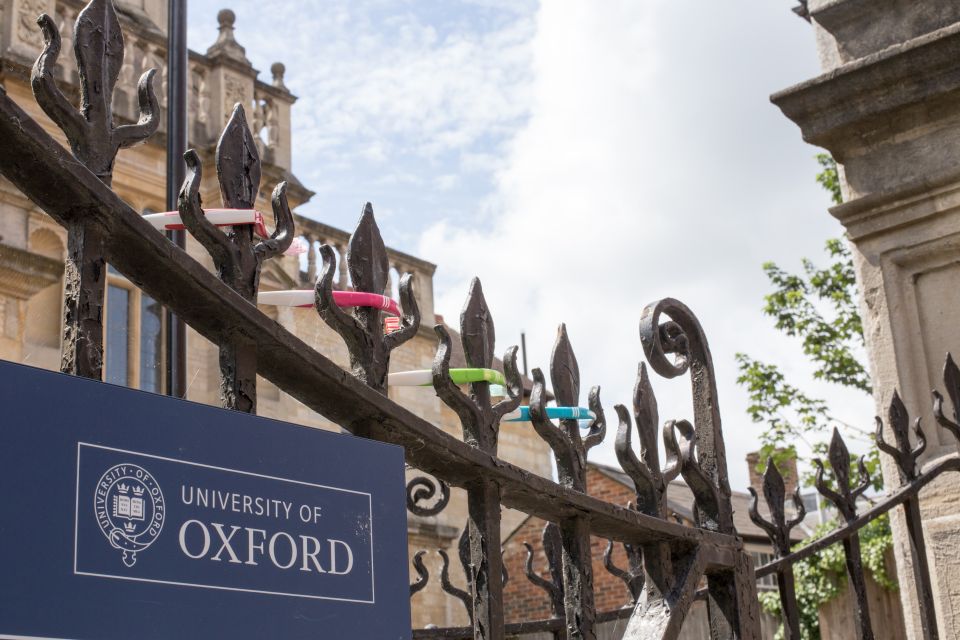 Oxford: Town & Gown Walking Tour - Bridge of Sighs and Clarendon Building