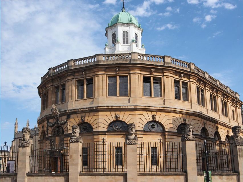 Oxford's Architectural Gems: A Historic Walk - New College Exploration