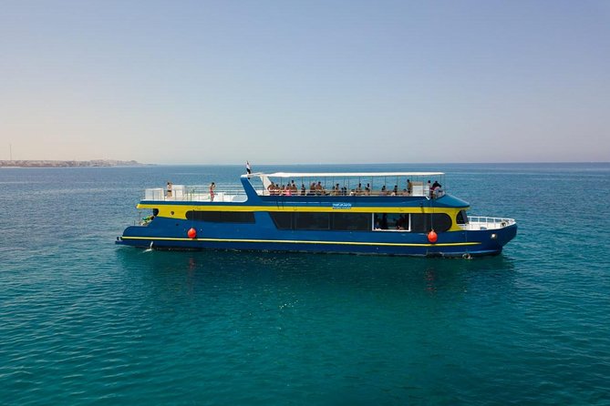 Paradise Catamaran Conquest 2 Hours Semi Submarine & Snorkeling - Hurghada - Guided Snorkeling Trip