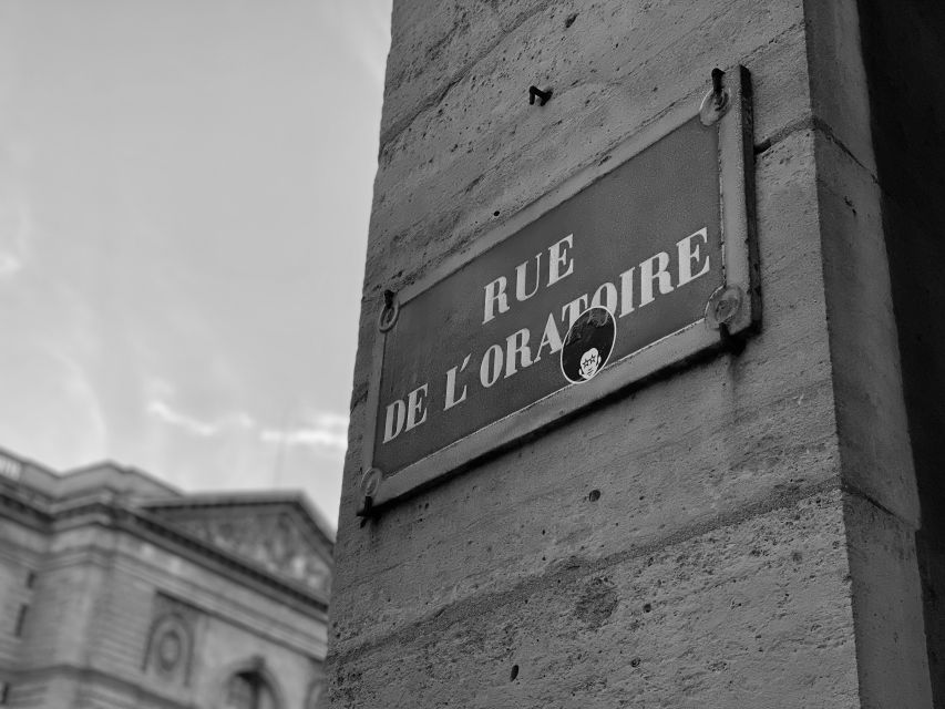 Paris: History of Crime Smartphone Audio Guide Walking Tour - Tour Features