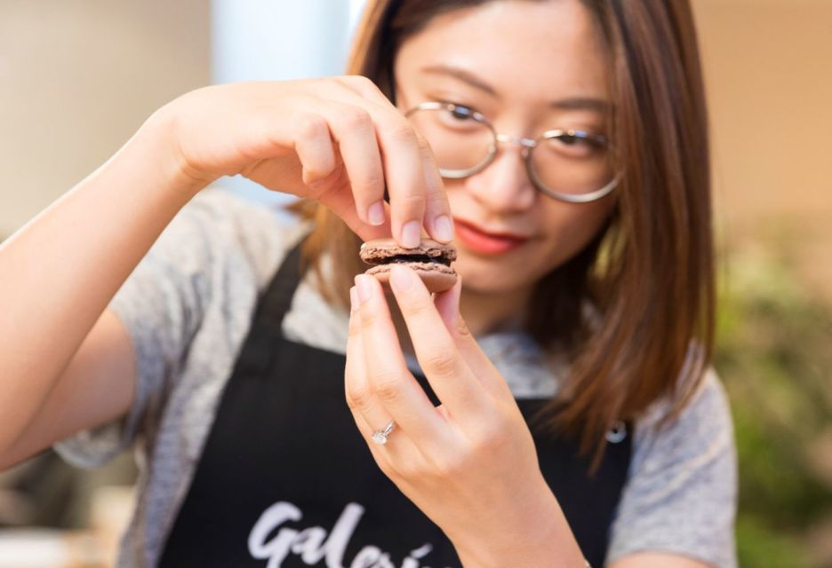 Paris: Macaron Class at Galeries Lafayette - Booking and Cancellation Policy