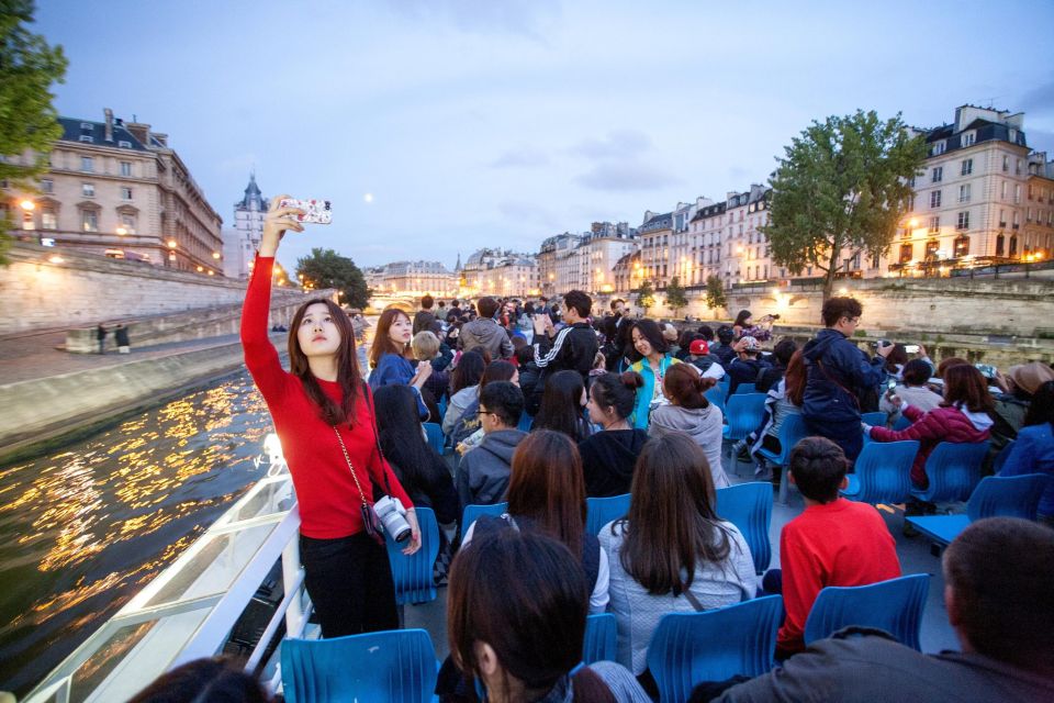 Paris Night Bicycle Tour & River Cruise - Berthillon Ice Cream Delight