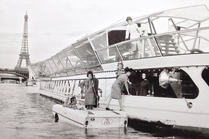 Paris Seine River Dinner Cruise With Live Music by Bateaux Mouches - Accessibility and Transportation