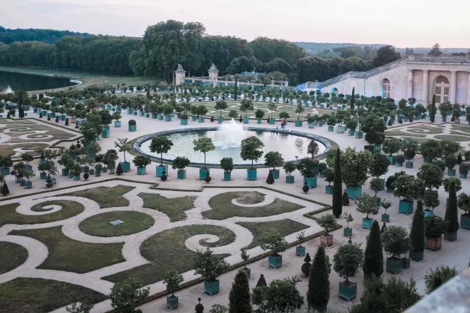 Paris: Versailles Sunset Bike Tour With Fireworks Show - Meeting Point Details