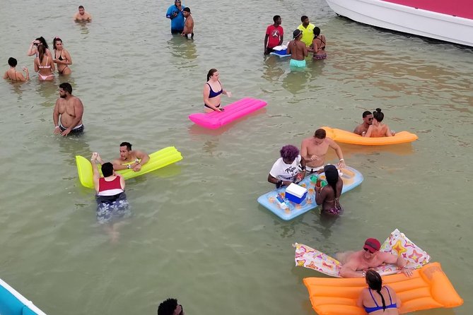 Party Boat in Punta Cana - Booze Cruse - Maximum Travelers per Tour