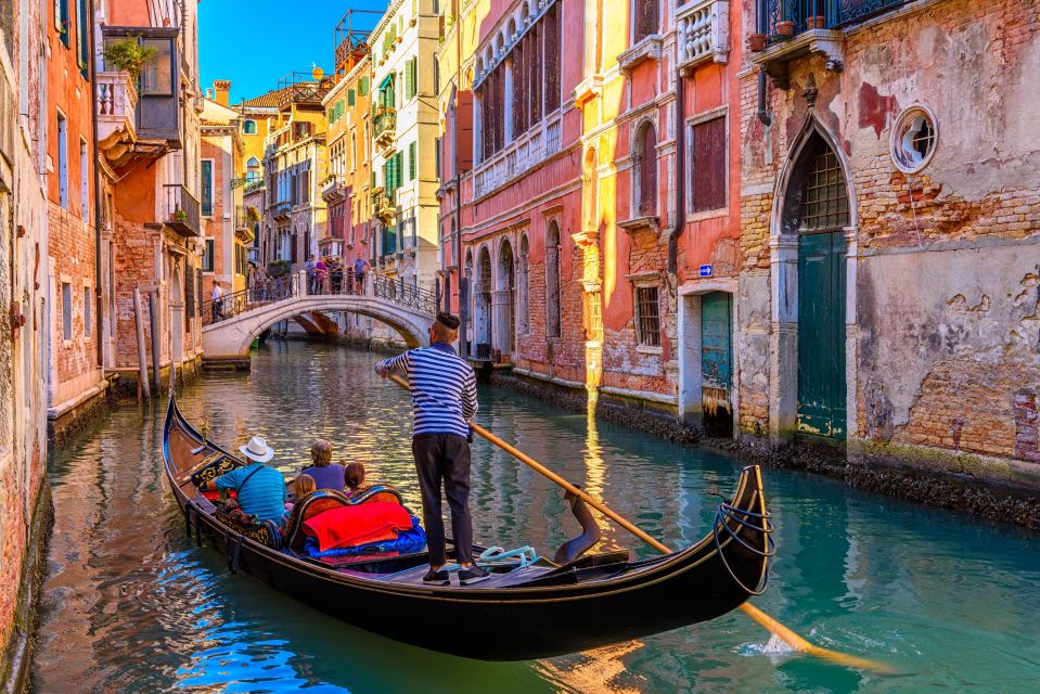 Perfect Private Venice Tour With Gondola Photoshoot - Enchanting Gondola Ride Through Canals