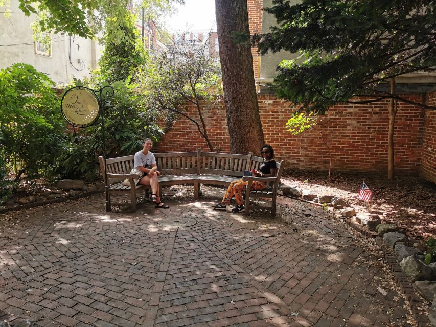 Philadelphia: Hidden Histories Walking Tour - Explore Cobblestone Streets