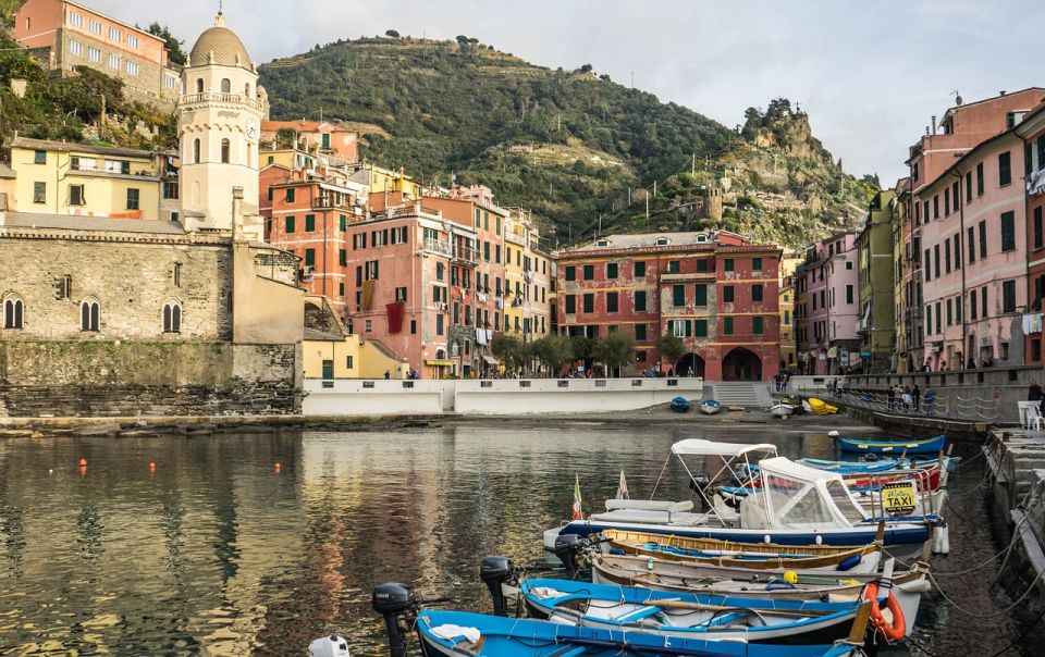 Pisa and the Cinque Terre From the Livorno Cruise Port - Admiring the Iconic Leaning Tower