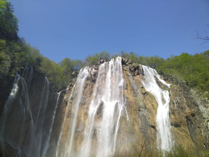 Plitvice Lakes: Guided Walking Tour With a Boat Ride - Exploring Plitvice Lakes