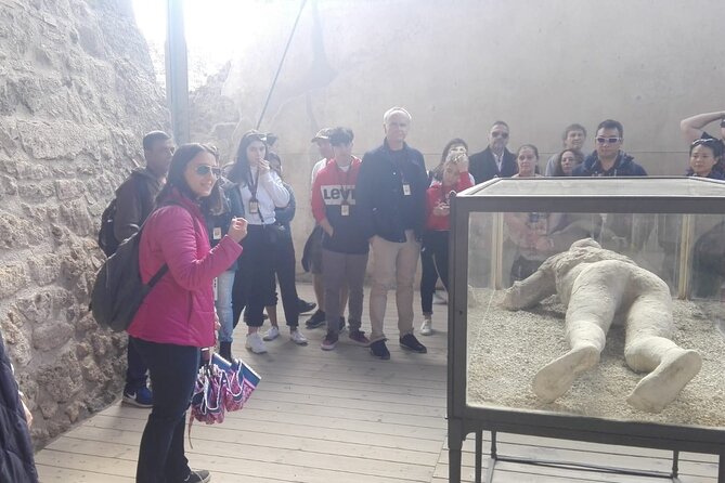 Pompeii & Herculaneum Day Trip From Naples With Lunch - Exploring Herculaneum Ruins