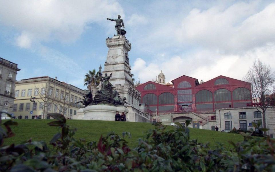 PORTO: FULL DAY PORTO TOUR BY SEDAN - Riverfront Attractions