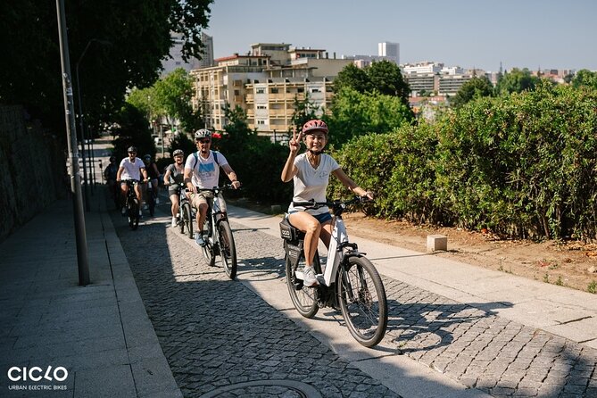 Porto Highlights in 3 Hours E-Bike Tour - Historical, Sightseeing - Electric Bike Usage