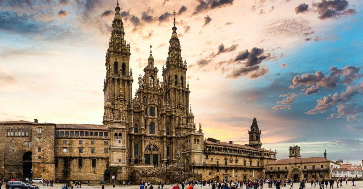 Porto: Santiago De Compostela & Viana Do Castelo Tour - Exploring Santiago De Compostela