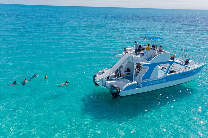 Private 7-Hour Catamaran Tour in Turks and Caicos - Discover Iguana Island