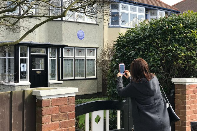 Private Beatles Car Tour, Penny Lane, Strawberry Field & Childhood Homes - Accessibility and Accommodations