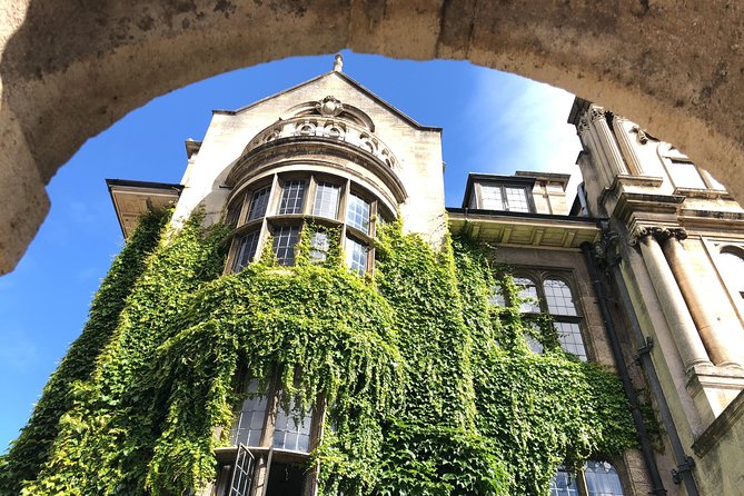 Private Oxford Walking Tour With University Alumni Guide - Quadrangles and Chapels Tour