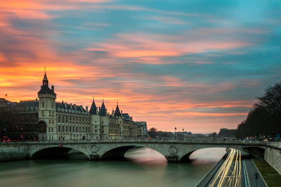 Private Sightseeing Walking Tour of Paris - Exploring the Île De La Cité