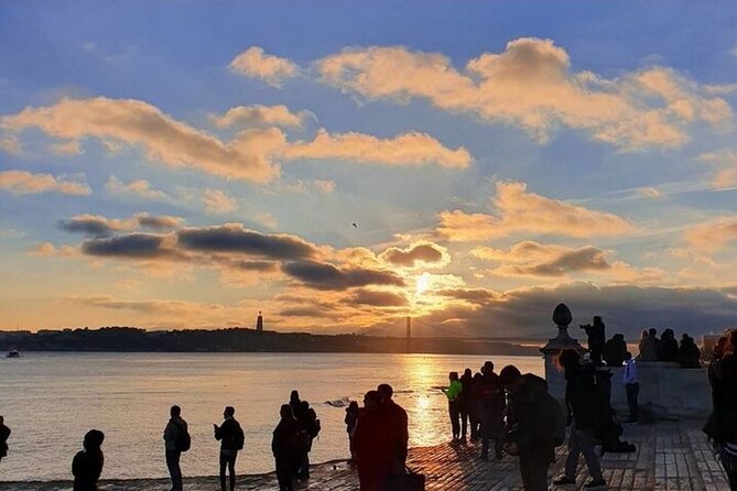 Private Sunset Sailing Tour in Lisbon With Welcome Drink - Meeting Point and Transportation