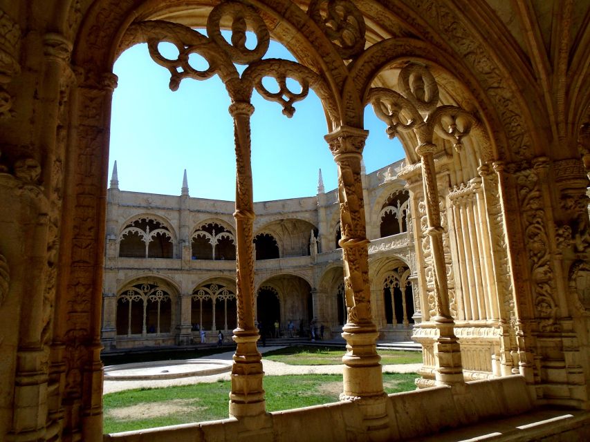 Private Tour (3-H): Belém, Cristo Rei & Lisbon Sightseeing - Included in the Tour