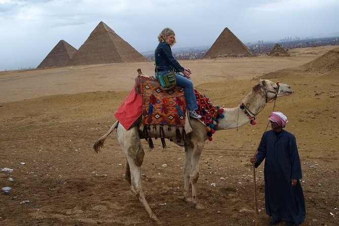 Private Tour Pyramids of Giza and Sphinx From Giza - Tour Size and Guide