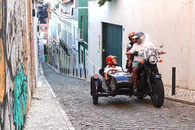 Private Tour | the Best of Lisbon by Sidecar (1h-1h15) - Accessibility and Participation