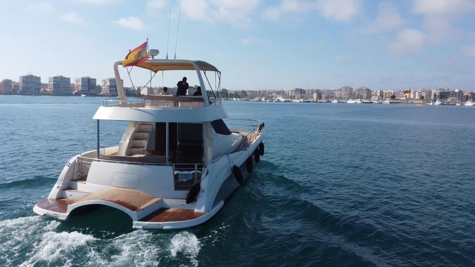 Puerto Del Carmen: Private Sunset Catamaran Tour With Drinks - Participant Requirements