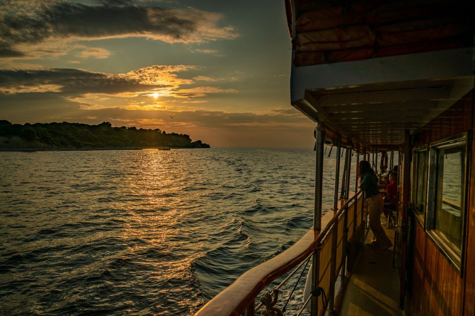 Pula: Brijuni National Park Sunset, Dolphins & Dinner Cruise - Dinner Options