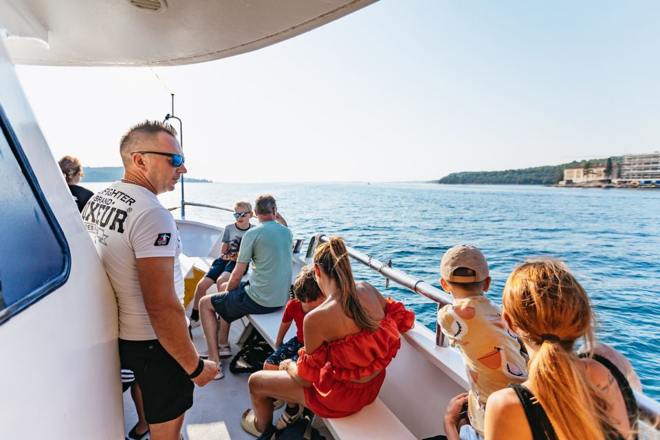 Pula: Exclusive Dolphin & Sunset Cruise With Dinner & Drinks - Dining and Drinks