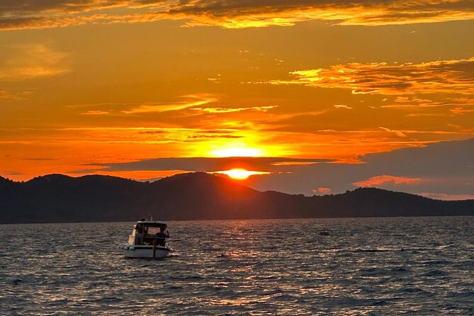 Romantic Zadar Sunset Boat Tour With a Glass of Prosecco - Breathtaking Zadar Sunset Views