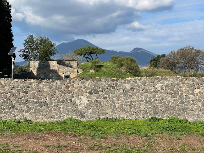 Rome: Pompeii and Naples Private Day Tour With Pizza Tasting - Maschio Angioino Castle