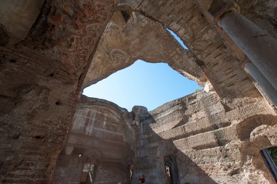 Rome: Tivoli, Hadrians Villa & Villa Deste Private Tour - Delightful Italian Lunch