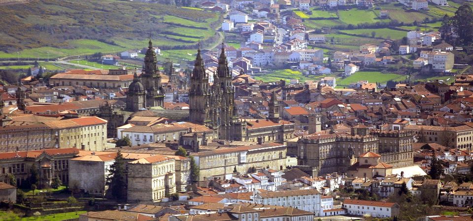 Santiago De Compostela Private Tour From Lisbon - Break Time and Photo Stop