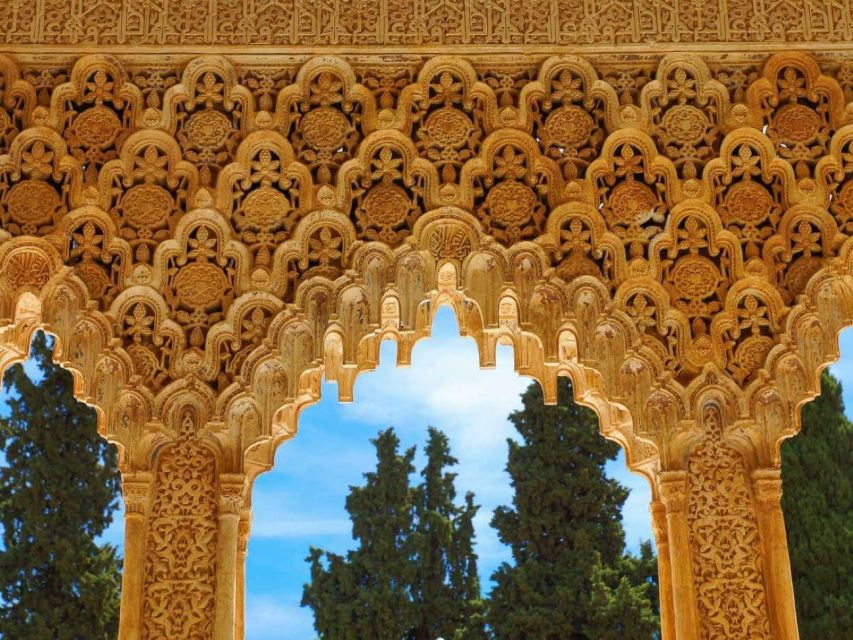 Seville: Private Day Trip to Granada With Alhambra Tour - Included in the Tour