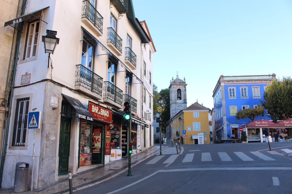 Sintra: Azenhas, Pena Palace, Regaleira and Moors Castle. - Hotel Pickup and Dropoff