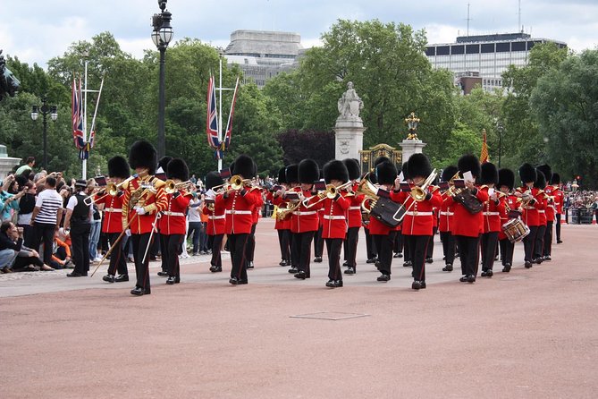 The Changing of the Guard Guided Walking Tour - Semi-Private 8ppl Max - Not Included in the Tour