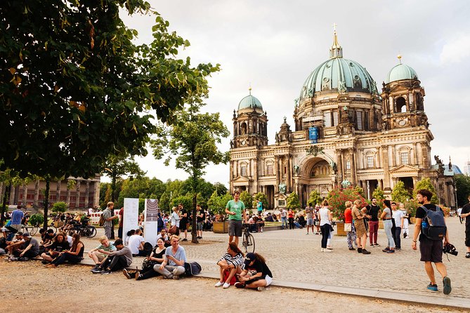 The History of Berlin: WWII PRIVATE Walking Tour With Locals - Meeting and Pickup Details